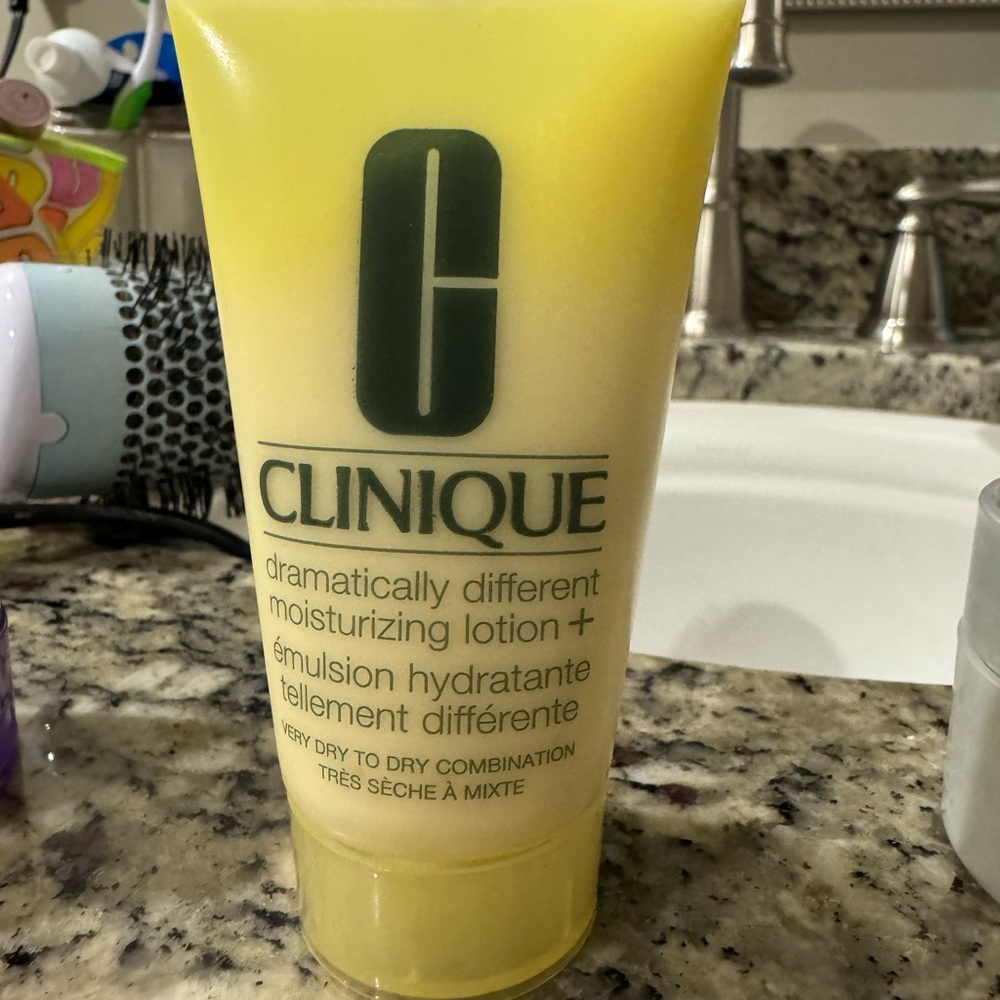 clinique new dramatically different lotion